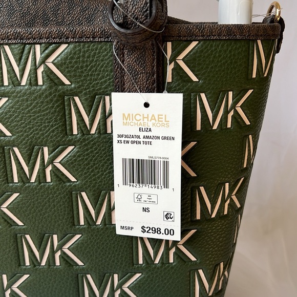 ❌❌SOLD❌❌Michael Kors Amazon Green Tote Bag. - Picture 7 of 10